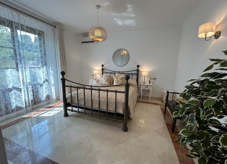 Resale - House - Detached Villa - Estepona - Estepona Centro