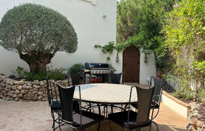 Resale - House - Detached Villa - Estepona - Estepona Centro