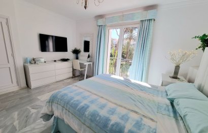 Resale - Apartment - Middle Floor Apartment - Marbella - Puerto Banús