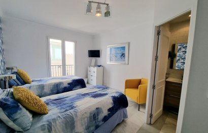 Resale - Apartment - Middle Floor Apartment - Marbella - Puerto Banús