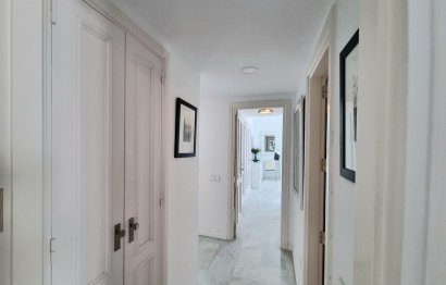 Resale - Apartment - Middle Floor Apartment - Marbella - Puerto Banús