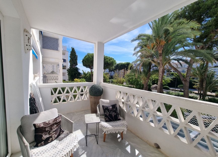 Resale - Apartment - Middle Floor Apartment - Marbella - Puerto Banús