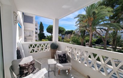 Resale - Apartment - Middle Floor Apartment - Marbella - Puerto Banús