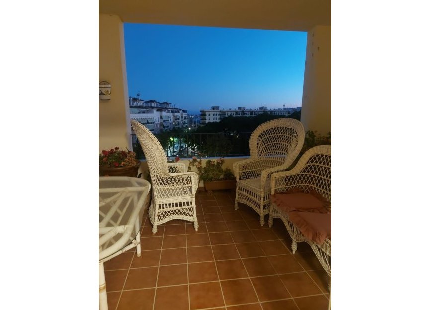 Resale - Apartment - Top Floor Apartment - Estepona - Estepona Centro