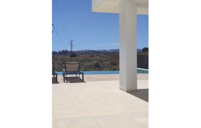 Resale - House - Detached Villa - Estepona - Estepona Centro