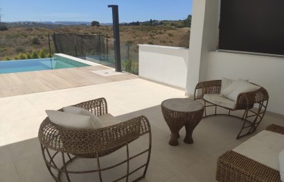 Resale - House - Detached Villa - Estepona - Estepona Centro