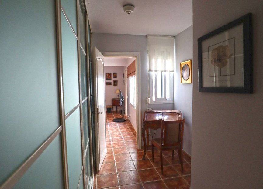 Resale - Apartment - Middle Floor Apartment - Marbella - Marbella Centro