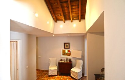 Resale - Apartment - Middle Floor Apartment - Marbella - Marbella Centro