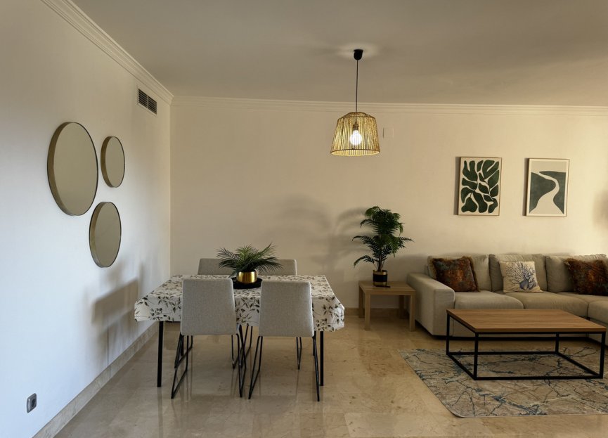 Resale - Apartment - Middle Floor Apartment - Estepona - Estepona Centro