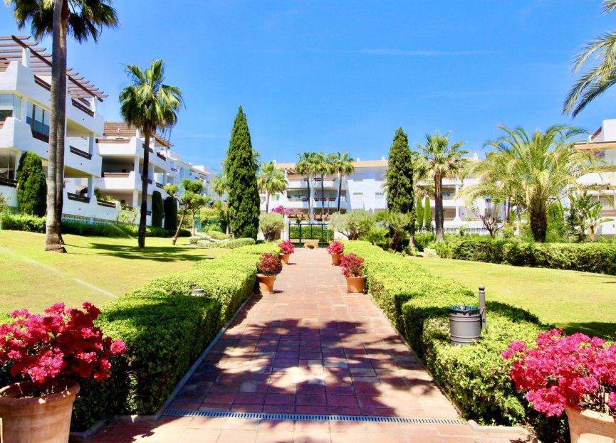 Resale - House - Townhouse - Estepona - Estepona Centro