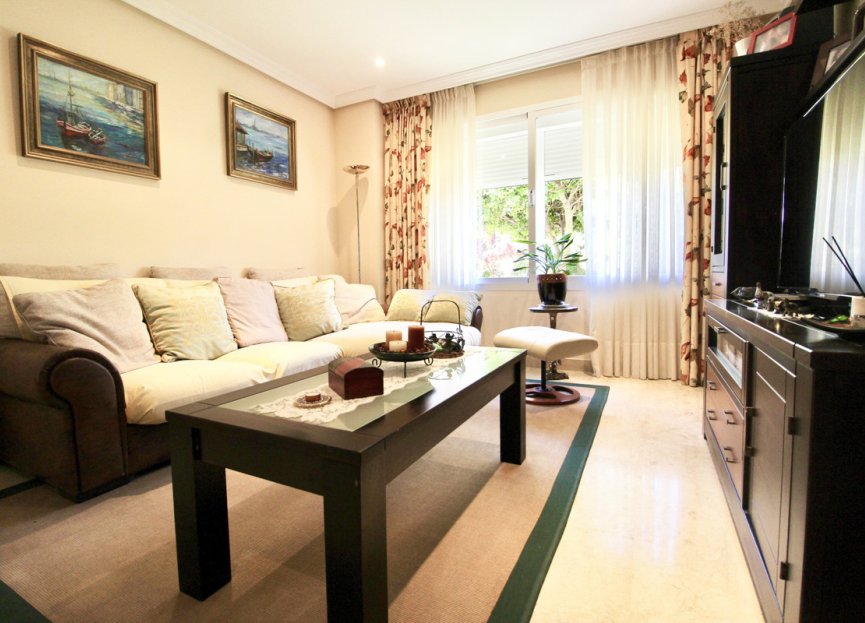 Resale - House - Townhouse - Estepona - Estepona Centro