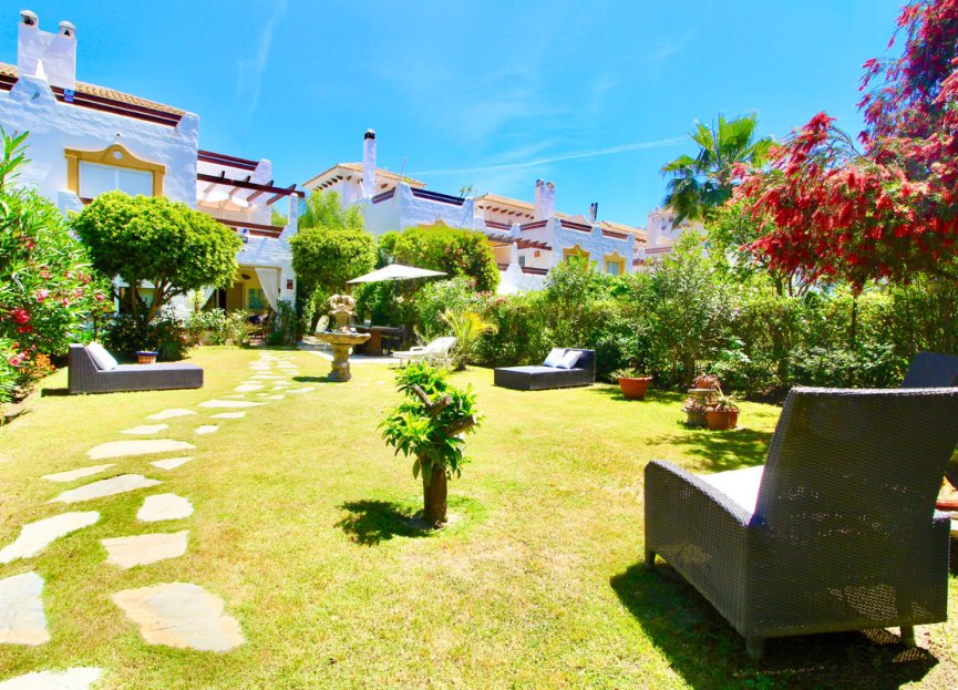 Resale - House - Townhouse - Estepona - Estepona Centro