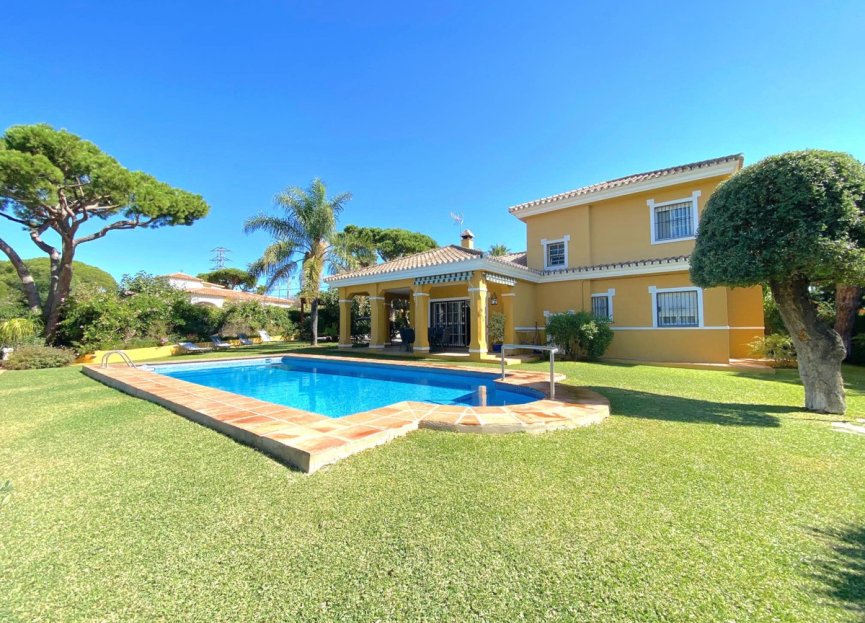 Resale - House - Detached Villa - Marbella - El Rosario