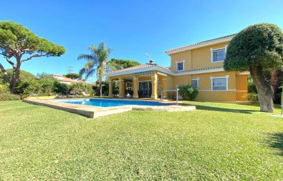 Resale - House - Detached Villa - Marbella - El Rosario