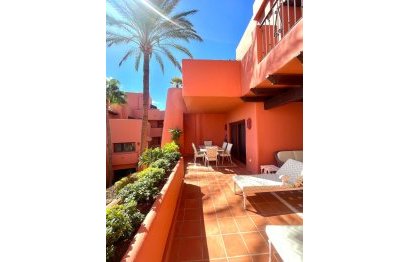 Resale - Apartment - Middle Floor Apartment - Estepona - Estepona Centro