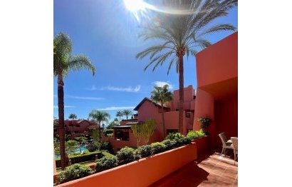 Resale - Apartment - Middle Floor Apartment - Estepona - Estepona Centro