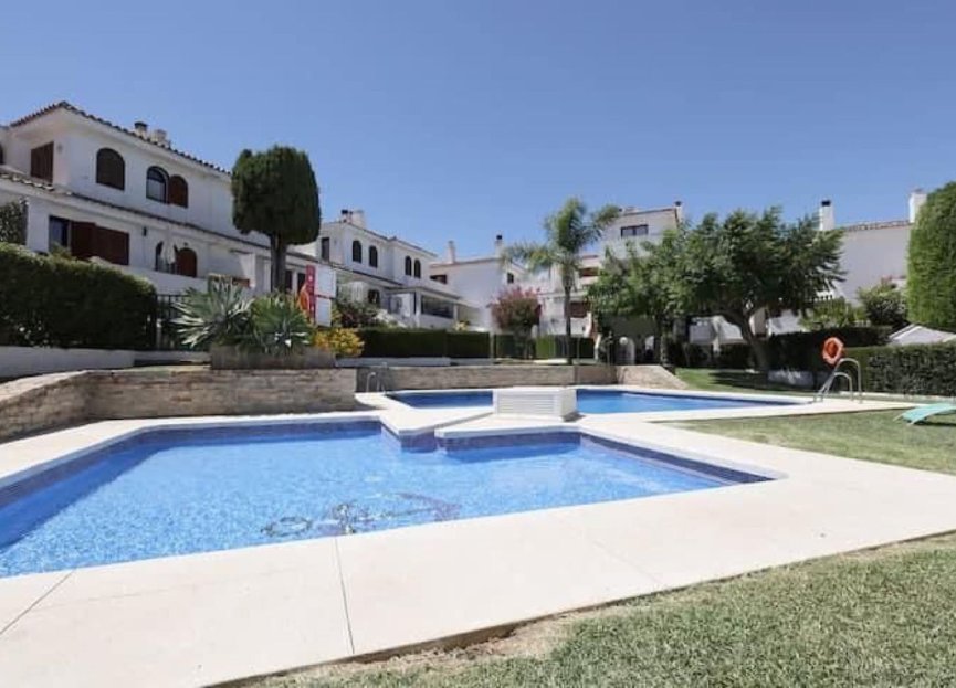 Resale - House - Townhouse - Estepona - Estepona Centro