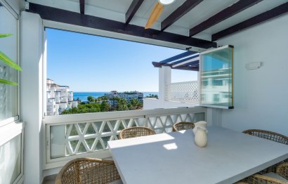 Resale - Apartment - Middle Floor Apartment - Marbella - Puerto Banús