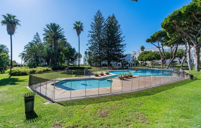 Resale - Apartment - Middle Floor Apartment - Marbella - Puerto Banús