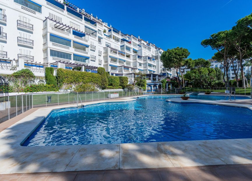 Resale - Apartment - Middle Floor Apartment - Marbella - Puerto Banús