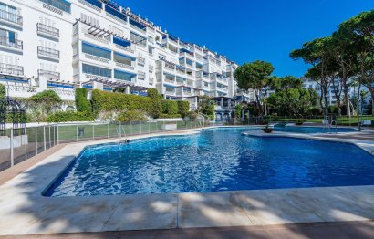 Resale - Apartment - Middle Floor Apartment - Marbella - Puerto Banús