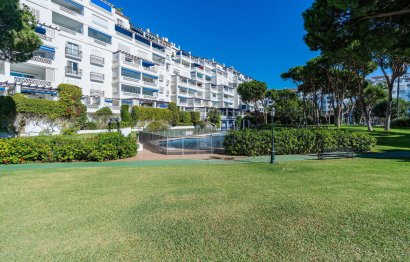 Resale - Apartment - Middle Floor Apartment - Marbella - Puerto Banús