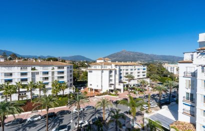 Resale - Apartment - Middle Floor Apartment - Marbella - Puerto Banús