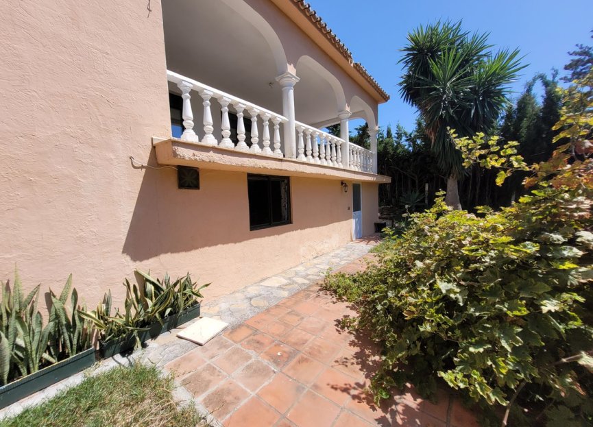 Resale - House - Detached Villa - Marbella - Río Real