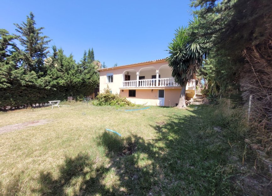 Resale - House - Detached Villa - Marbella - Río Real