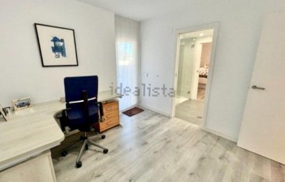 Resale - Apartment - Middle Floor Apartment - Fuengirola - Fuengirola Centro