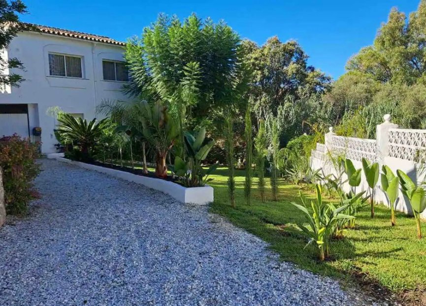 Resale - House - Detached Villa - Marbella - El Rosario