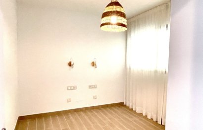 Resale - Apartment - Middle Floor Apartment - Fuengirola - Fuengirola Centro