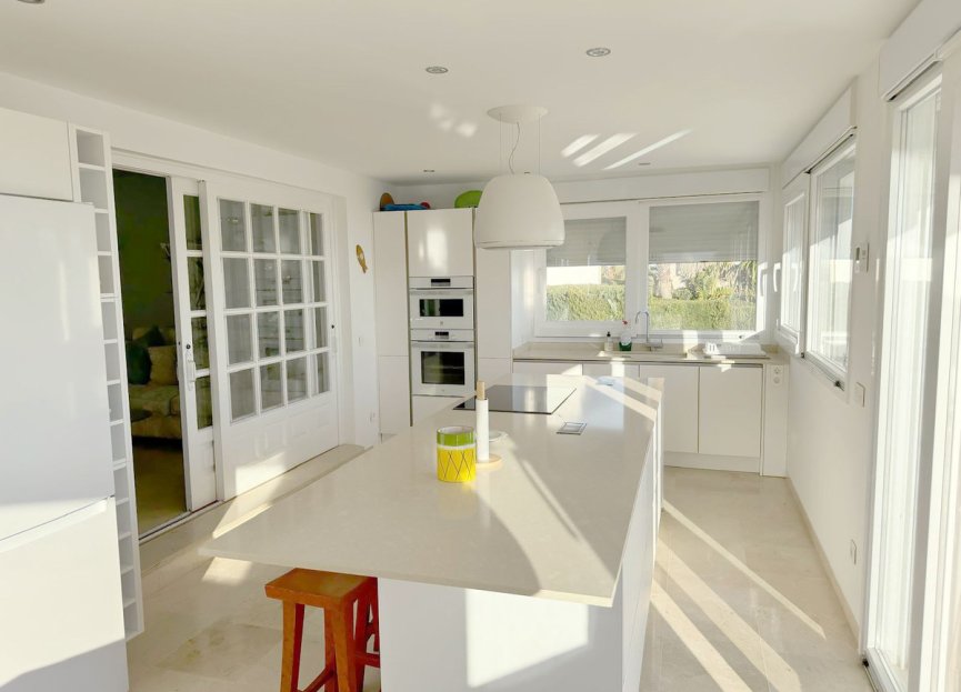 Reventa - House - Detached Villa - Estepona - Estepona Centro