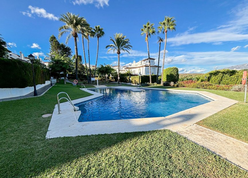 Resale - House - Semi-Detached House - Estepona - Bel Air