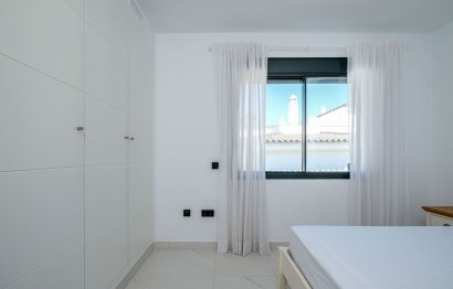 Resale - Apartment - Top Floor Apartment - Estepona - Estepona Centro