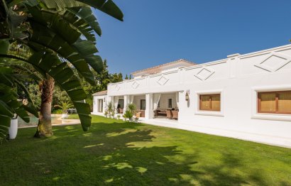 Resale - House - Detached Villa - Estepona - Atalaya