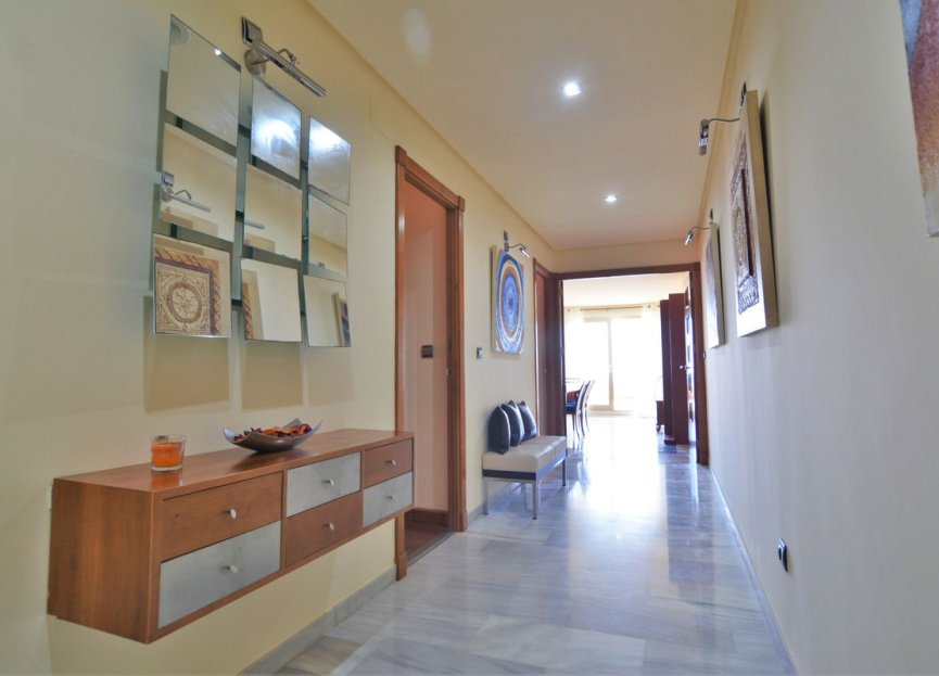 Resale - Apartment - Middle Floor Apartment - Fuengirola - Fuengirola Centro