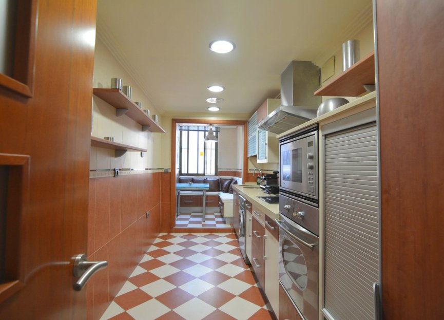 Resale - Apartment - Middle Floor Apartment - Fuengirola - Fuengirola Centro