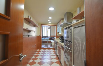 Resale - Apartment - Middle Floor Apartment - Fuengirola - Fuengirola Centro