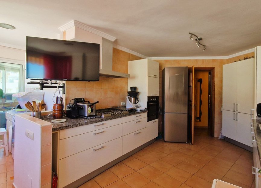 Resale - Apartment - Middle Floor Apartment - Marbella - Nueva Andalucia