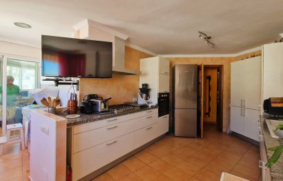 Resale - Apartment - Middle Floor Apartment - Marbella - Nueva Andalucia