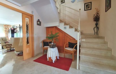 Resale - House - Semi-Detached House - Estepona - Selwo