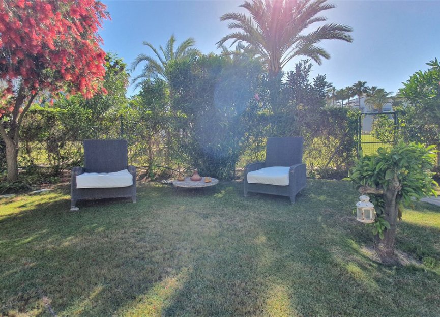 Resale - House - Semi-Detached House - Estepona - Selwo