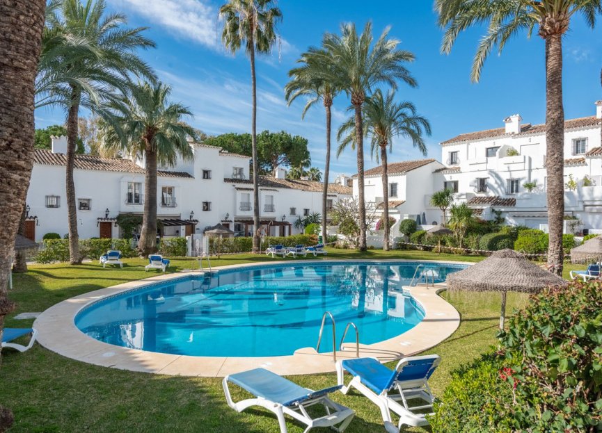 Resale - House - Townhouse - Marbella - Nueva Andalucia