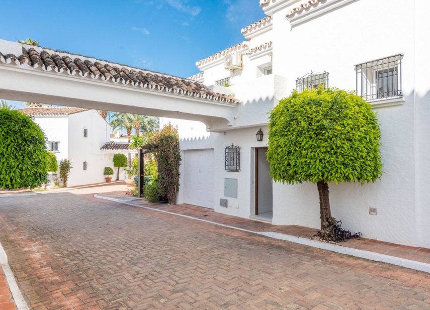 Resale - House - Townhouse - Marbella - Nueva Andalucia