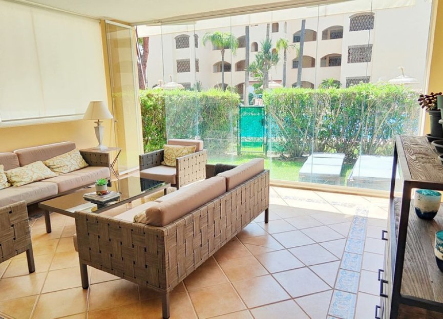 Resale - Apartment - Ground Floor Apartment - Marbella - Elviria