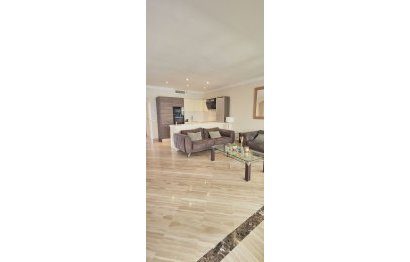 Resale - Apartment - Ground Floor Apartment - Marbella - Elviria