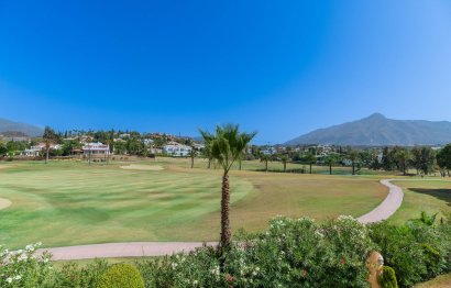 Resale - Apartment - Middle Floor Apartment - Marbella - Nueva Andalucia