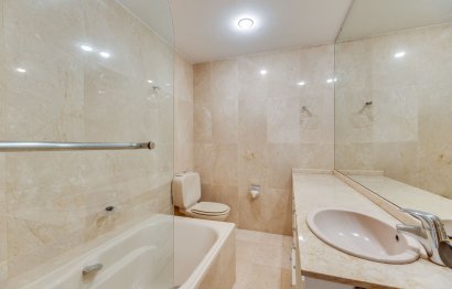 Resale - Apartment - Middle Floor Apartment - Marbella - Nueva Andalucia