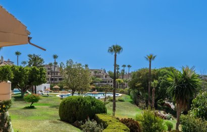 Resale - Apartment - Middle Floor Apartment - Marbella - Nueva Andalucia